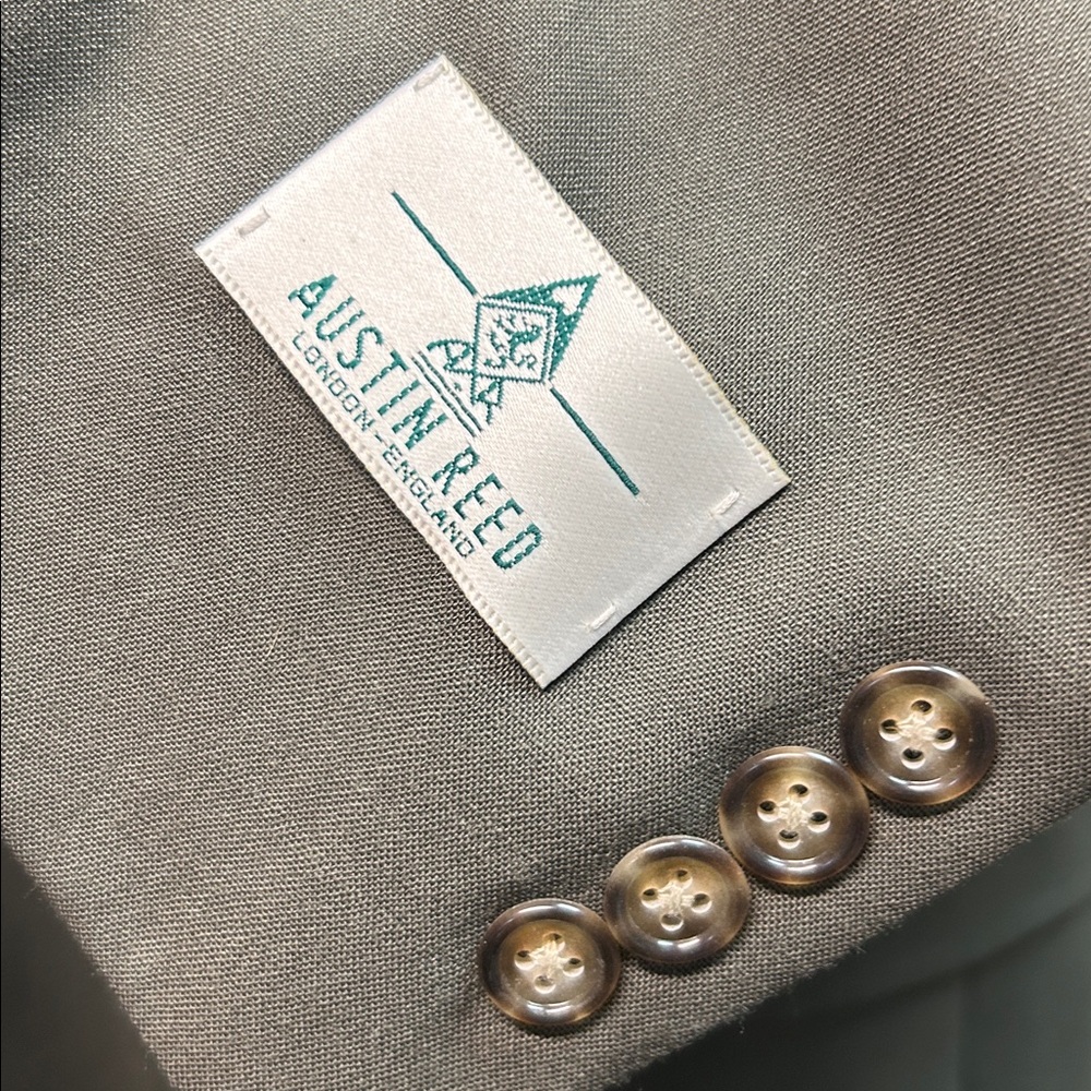 9932 Austin Reed Drab Green Suit Dillards Size 39R Coat 32 Pants - Picture 3 of 16